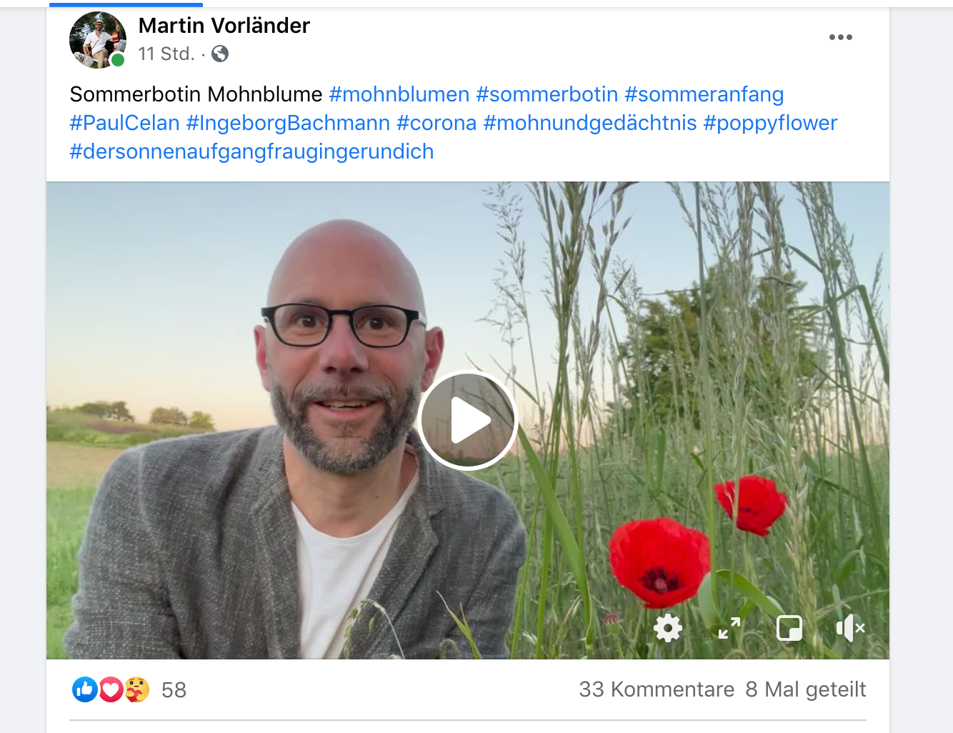 Er ist evangelischer Pfarrer und Theologischer Redakteur im Medienhaus Frankfurt und in seinen kurzen Podcasts auf seinem Facebook-Kanal merkt man Martin V